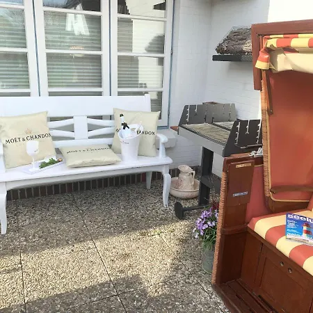 Westwind Apartment *